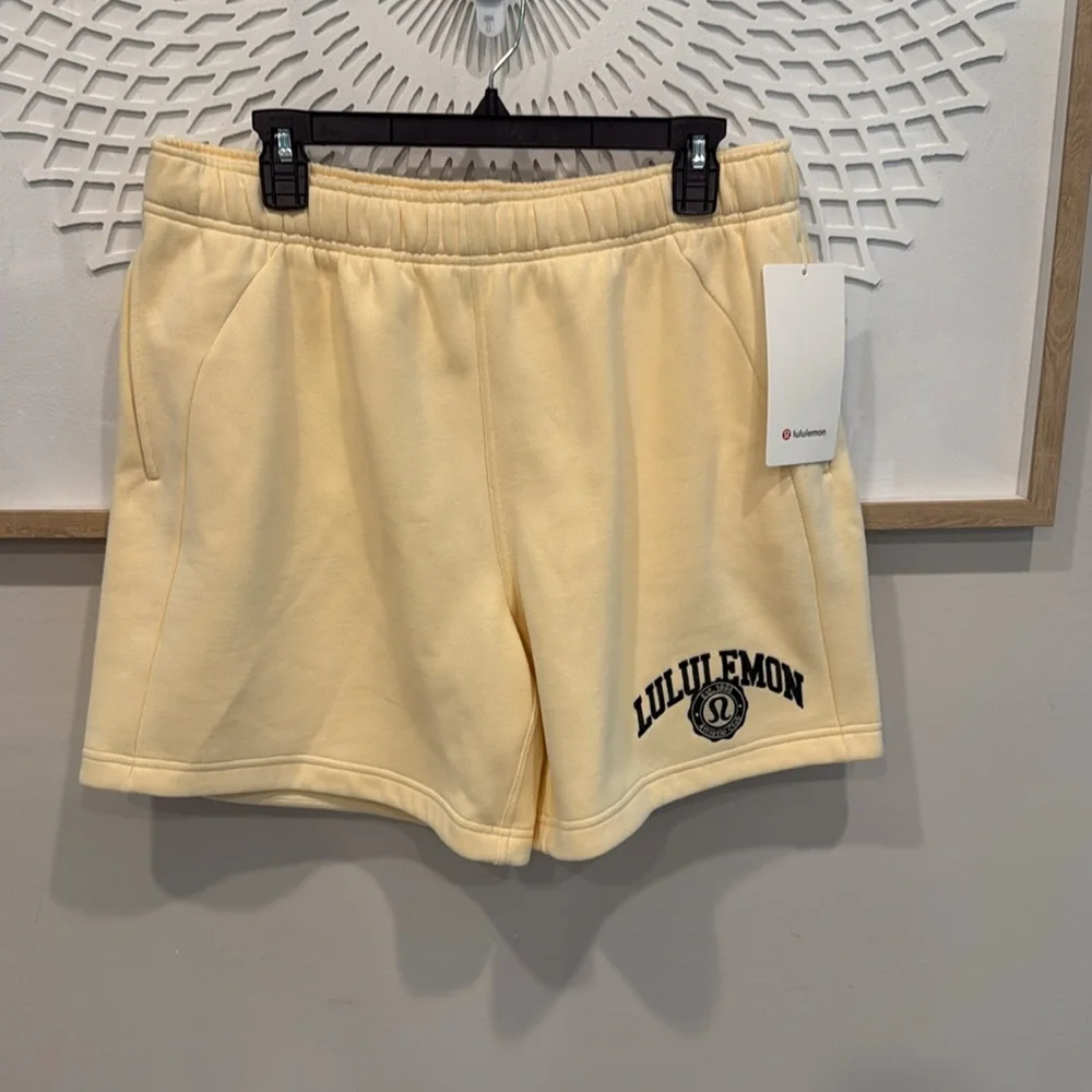 Scuba Mid-Rise Oversized Short 7" Graphic - Picture 5 of 8